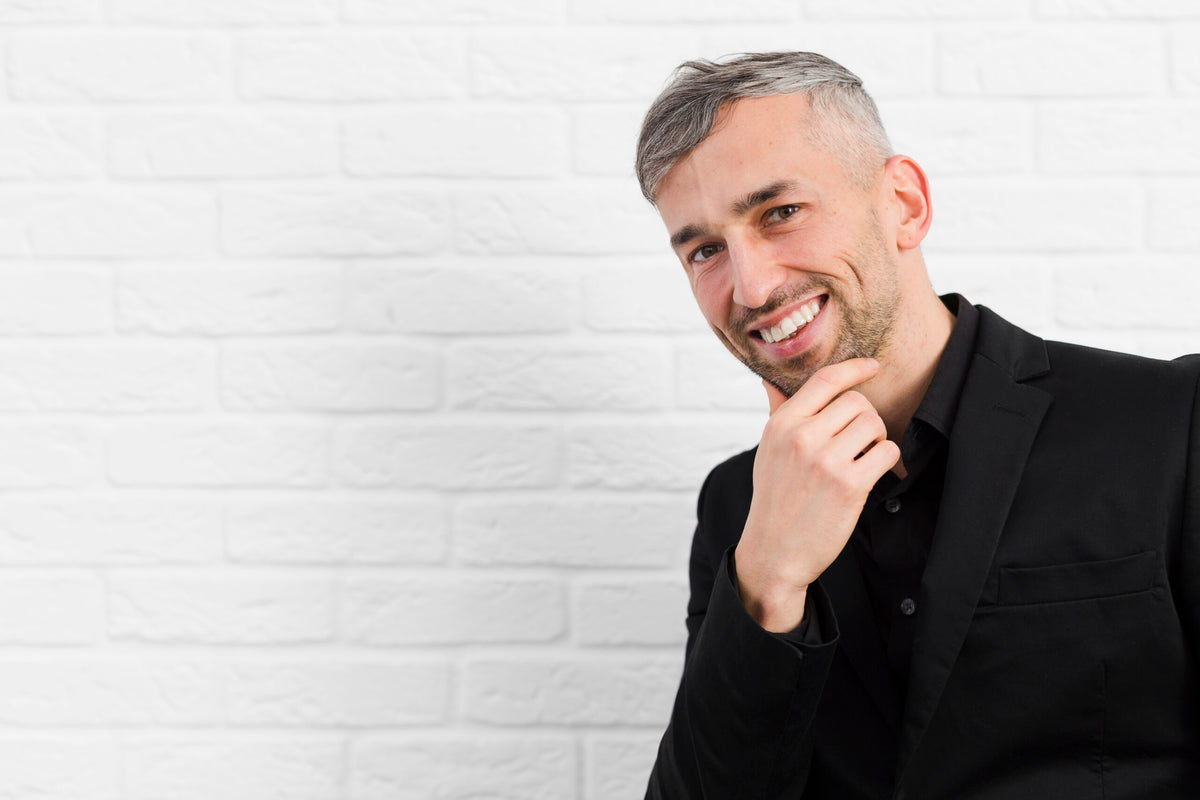 Capelli bianchi precoci: perché accade?