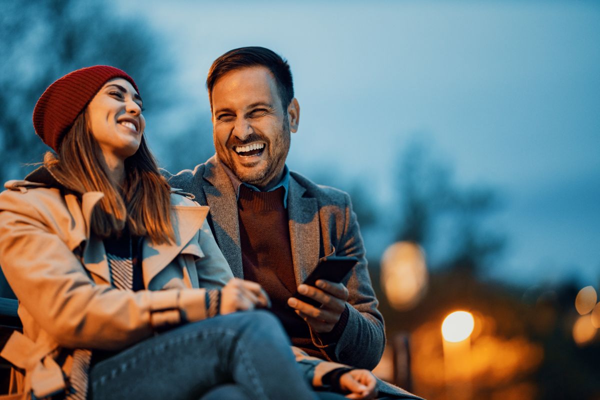 Dating Over 40: come presentarsi al meglio nelle App di incontri