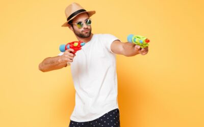 Capelli bianchi e sole: come gestirli e curarli in estate