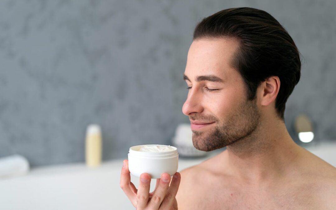 Maschera per capelli uomo: come utilizzarla i principali benefici