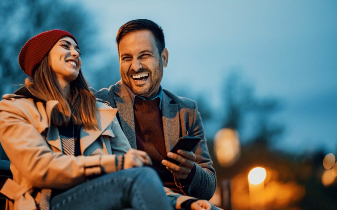 Dating Over 40: come presentarsi al meglio nelle App di incontri