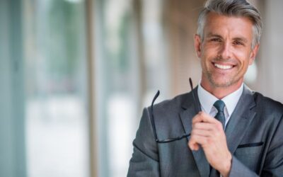 Il potere della fiducia: come il look e i capelli curati influenzano il successo maschile
